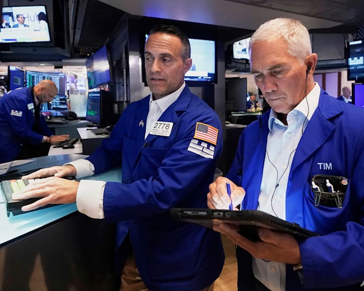 Wall Street advances with indexes on track for weekly gains; FedEx jumps on earnings