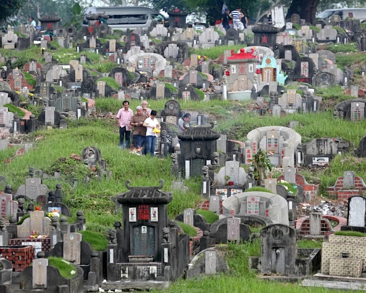 Visits to cemetery, govt-managed columbaria allowed from June 19: NEA