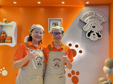 At this new cafe for pets and their owners, a young baker with autism serves his goodies made with love