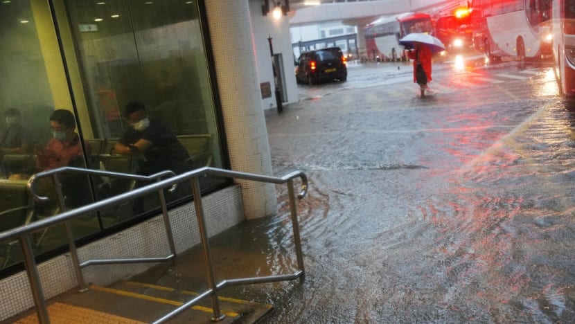 ஹாங்காங்கில் தொடரும் கனமழை