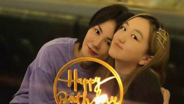 王菲女儿李嫣浓妆成熟模样　让网友接受不来？    