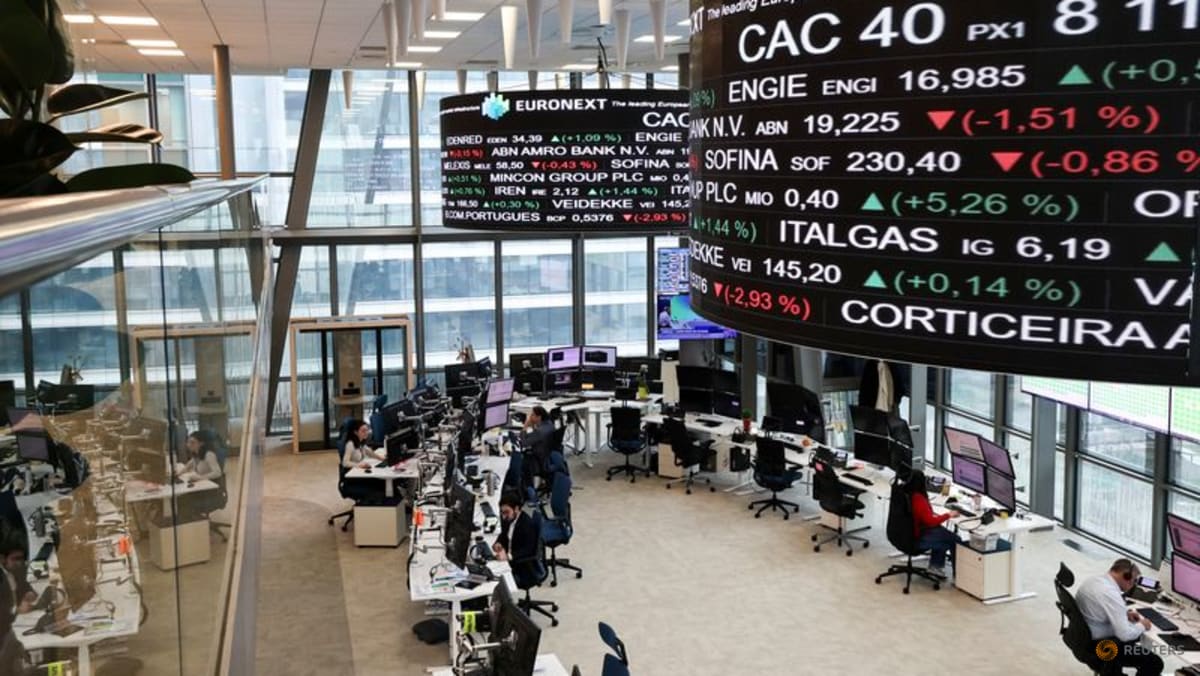 Stocks hold ground as markets eye Fed rate cut