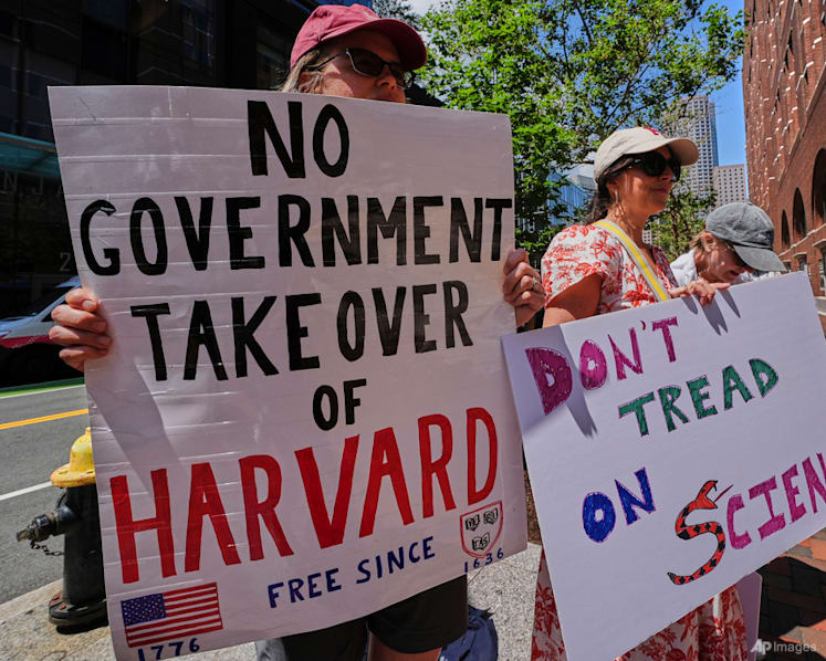 Trump policies spark fears of US losing scientific edge as EU courts researchers