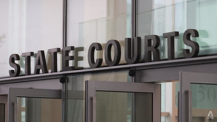 சட்டவிரோதமாக ஊழியர்களை இறக்கிய ஆடவருக்கு 40 மாதச் சிறை