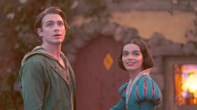 【满城三带黄金甲】“Snow White”：白雪公主，过街老鼠，傻傻分不清楚