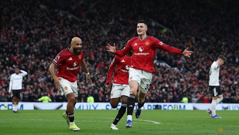 Man Utd continue winning run under Carrick with late 3-2 victory over Fulham