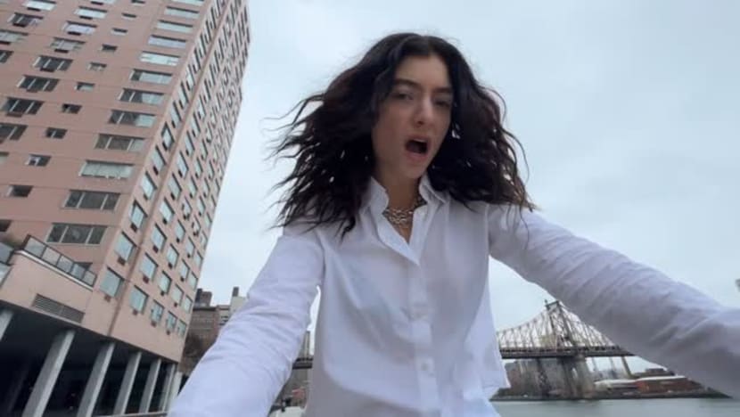 Lorde comeback dengan What Was That usai 4 tahun vakum, siap-siap 'Lorde Summer'!