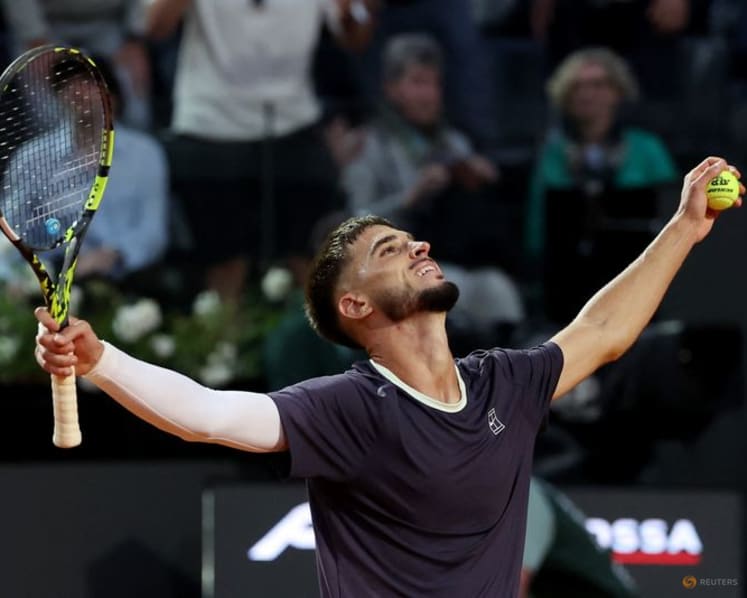 Prizmic stuns idol Djokovic at the Italian Open