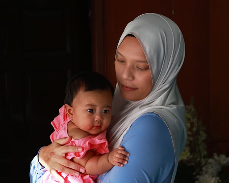 ‘Feeling like a failure’: Mums tell how pressure to breastfeed led to anxiety, depression