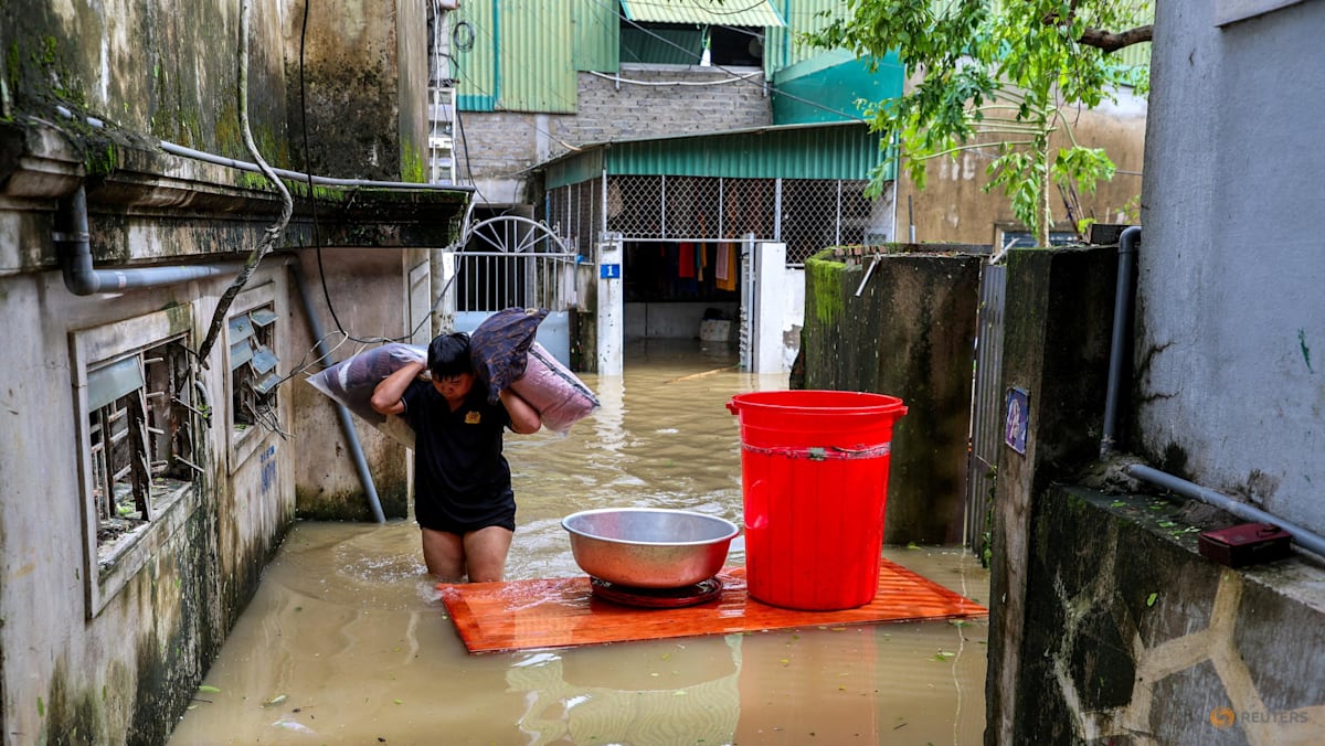 Bualoi death toll rises to 51 in Vietnam, banks told to support affected firms