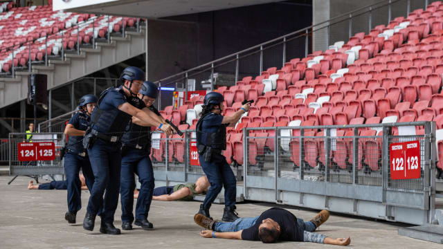 体育城举行反恐演练 首次模拟爆炸后调查过程