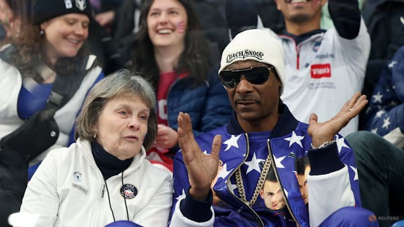 Curling-Britain, US maintain winning streaks, champions Italy bounce back