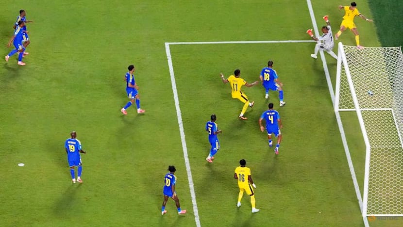 Fifteen saves, one point: Room leads Curacao to World Cup history