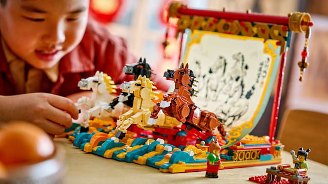 玩转马年游戏攻略！这5款新春主题桌游和积木，让全家High翻天！