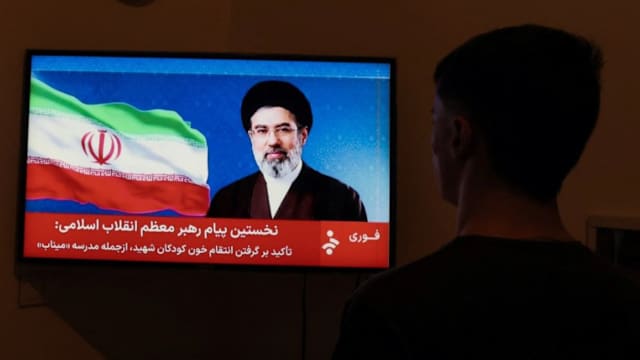 传普京秘密安排伊朗新任最高领袖飞莫斯科接受手术