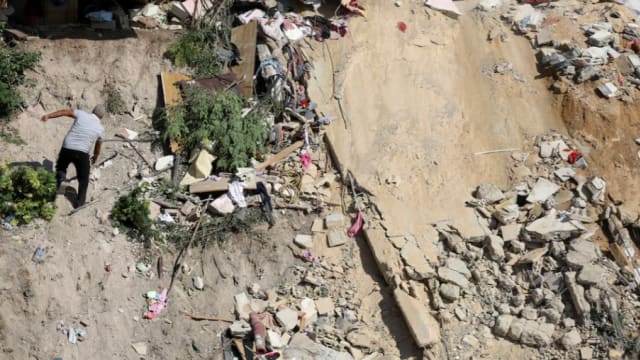 以色列空袭加剧 逾10万人从黎巴嫩逃往叙利亚