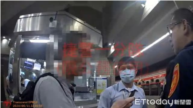台湾女太累选坐博爱座 被逼让座自撞柱子满脸血