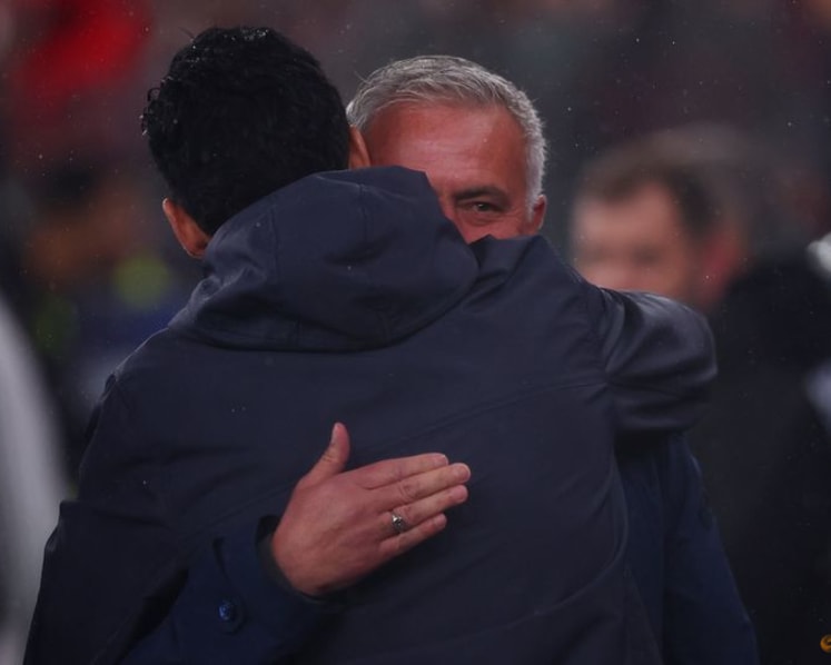 Benfica's Mourinho hails keeper's late goal, Arbeloa laments Real collapse
