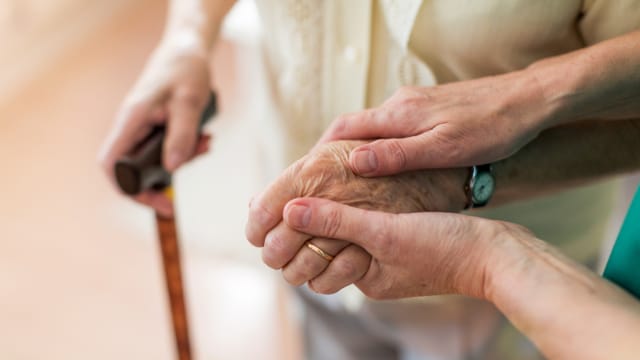政府将通过健康SG等计划 让年长者保持身心健康