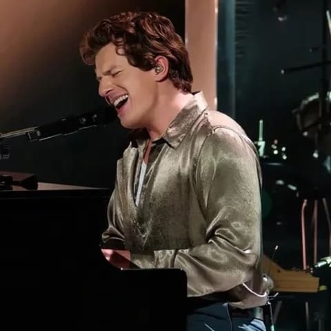 Charlie Puth震撼登场《歌手2025》踢馆赛,力压单依纯夺冠!独家揭秘幕后故事