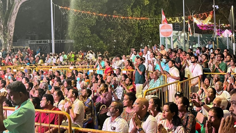 ஸ்ரீ முனீஸ்வரன் ஆலயக் குடமுழுக்கு - அதிகாலை 3 மணிமுதல் திரளத் தொடங்கிய பக்தர்கள்