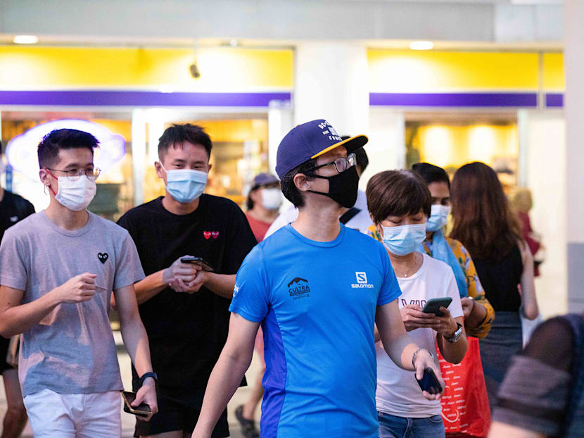 Clarify rules on mask-wearing for smokers and people on their phones