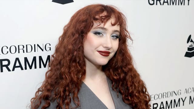 经纪公司总裁卷入“Jeffrey Epstein案”，美国创作歌手Chappell Roan宣布解约！