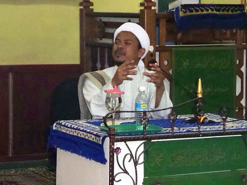 Malaysian police are probing Islamic preacher Zamihan Mat Zain over comments he made against the Johor Sultan, although he denied criticising the ruler for condemning a Johor-based Muslim-only launderette. Photo: Via Twitter/Masjid Sukma