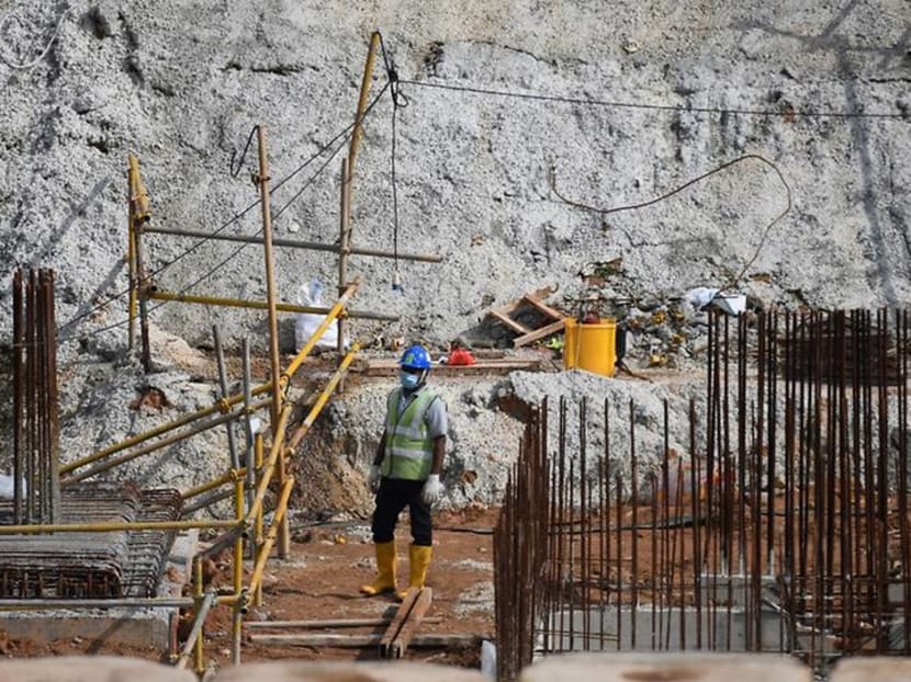 Singapore employment picks up in first quarter of 2022 as construction workers return Singapore employment picks up in first quarter of 2022 as construction workers return