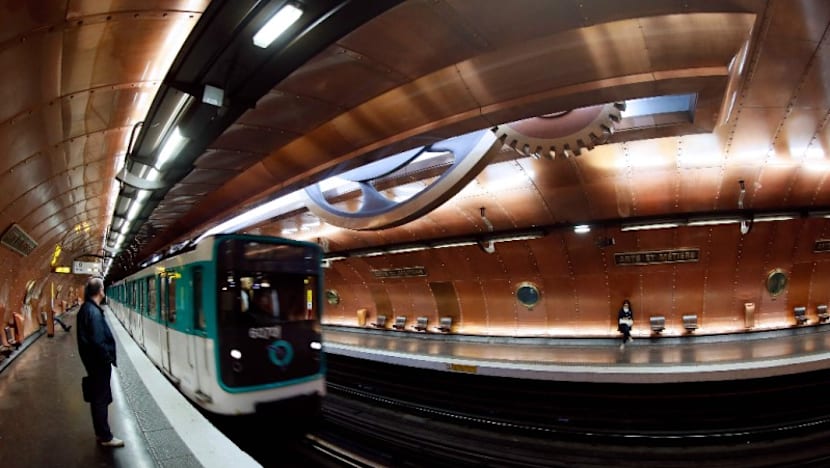 Polis berkas suspek tikam 3 wanita di metro Paris