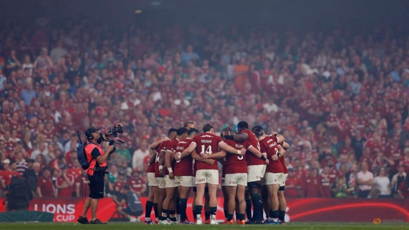 Ruthless Lions run in eight tries to down Force 54-7 in Perth