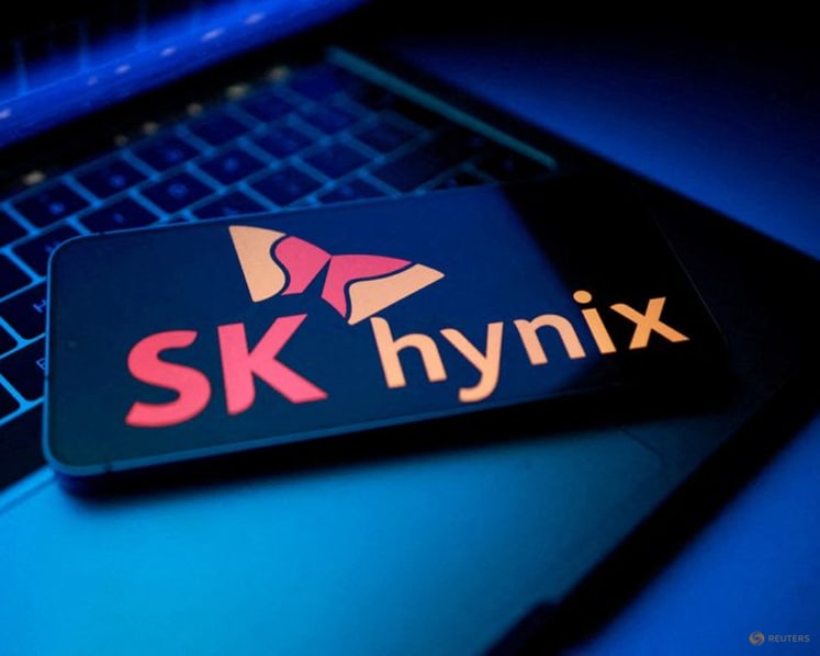 Helium stocks of South Korea's chipmakers to last until June, sources say