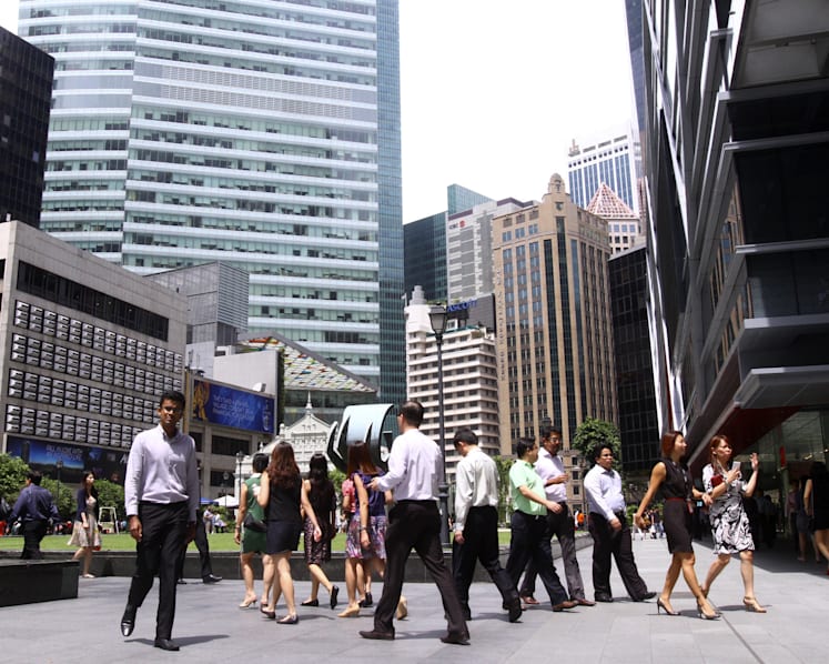 Real income rises 5.4% amid tight labour market, falling inflation