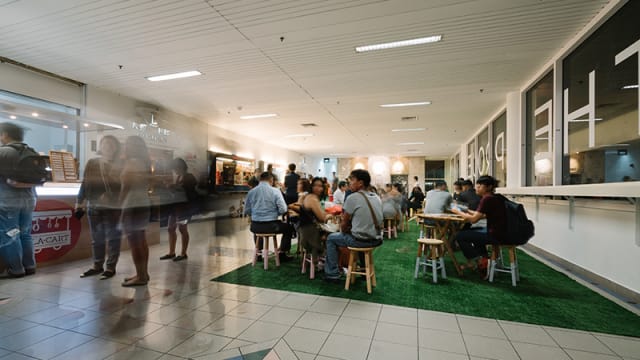 The Projector 8月搬回黄金大厦