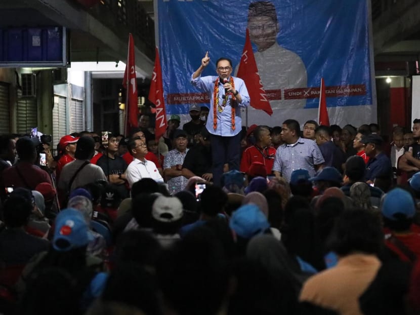 Pakatan Harapan chairman Anwar Ibrahim speaking at a rally in Sepanggar, Sabah, Nov 12, 2022.
