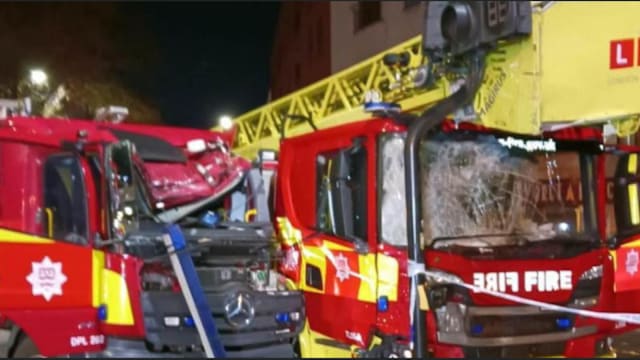 出动救援途中  伦敦两消防车发生相撞六消防员送医