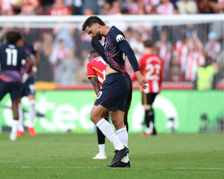 Tottenham's expensive rebuild begins with familiar collapse