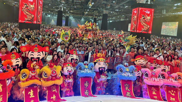 逾3200人聚集一堂捞鱼生 打破健力士世界纪录
