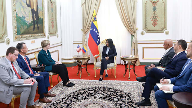 委内瑞拉临时总统任命多名内阁成员 会见美国专员