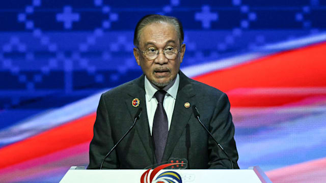 被指接待特朗普时过于欢乐 安华反驳反对党批评