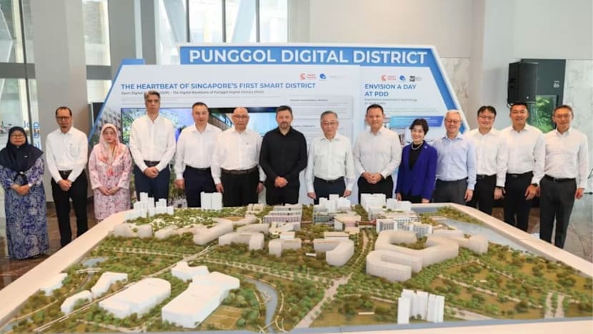 Putera Mahkota Brunei kunjungi Daerah Digital Punggol pada hari terakhir lawatan ke SG