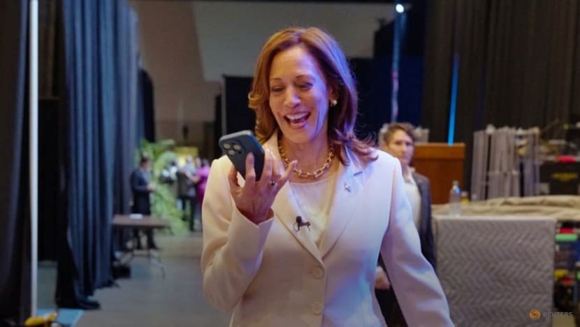 Barack and Michelle Obama endorse Kamala Harris, giving her expected but crucial support Barack and Michelle Obama endorse Kamala Harris, giving her expected but crucial support