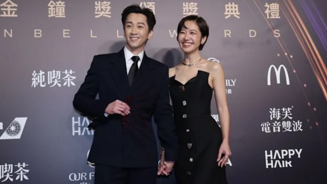 【金钟61】与Lulu红毯十指紧扣甜蜜放闪，陈汉典获爱妻亲授主持秘诀！