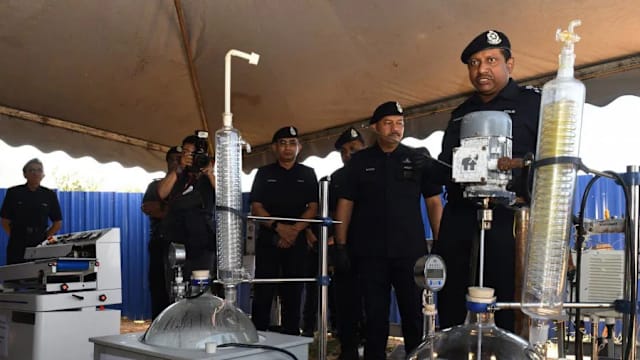 槟城榴梿园藏炼毒中心 警方起获黑市价1200万元冰毒