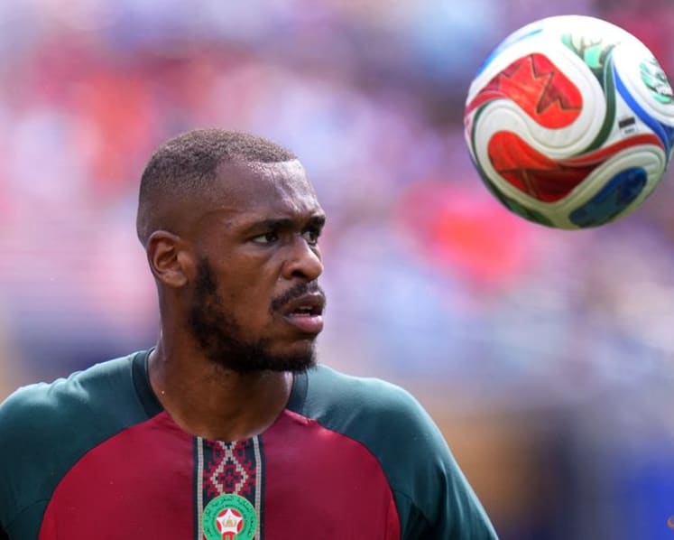 Ipswich Town sign defender Issa Diop from Fulham