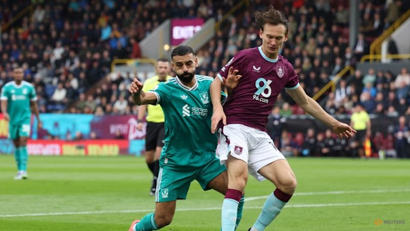 Last-gasp Salah penalty earns below-par Liverpool victory at Burnley
