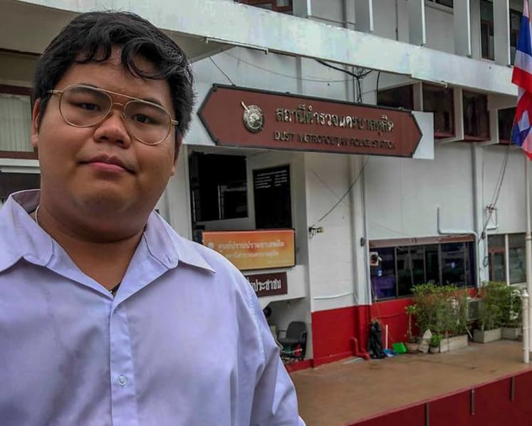 2 activists charged with endangering Thai queen as Bangkok protests continue