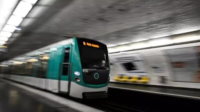 法国巴黎地铁站发生持刀袭击案 三名女子受伤