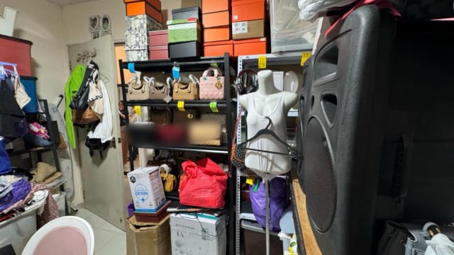 涉嫌在网上售卖冒牌货 四名男女被警方逮捕