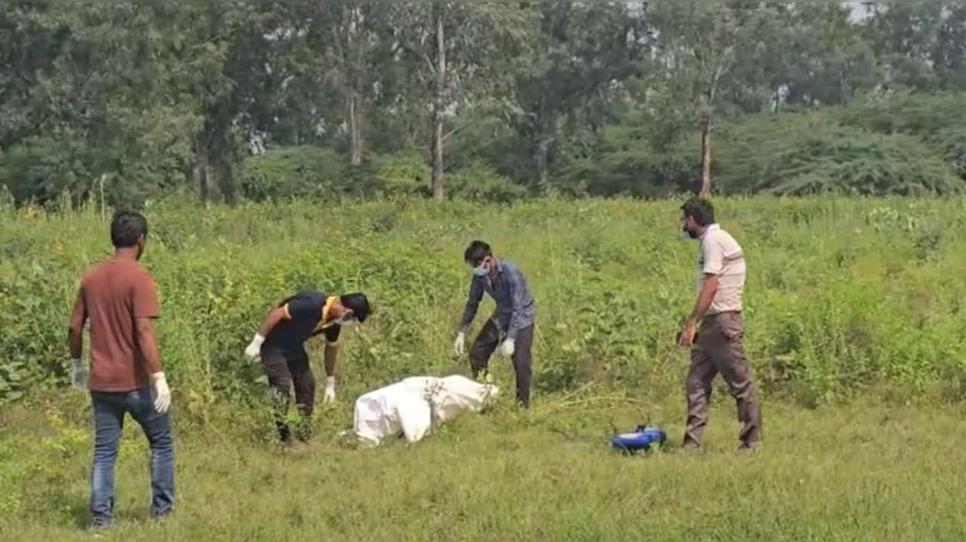 印度17岁女子疑遭轮奸刺死弃尸 遗体被野狗啃食